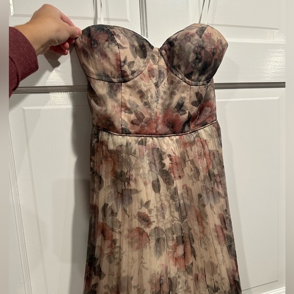 BNWOT- LuLu’s strapless dress size- 6 - Picture 2 of 12